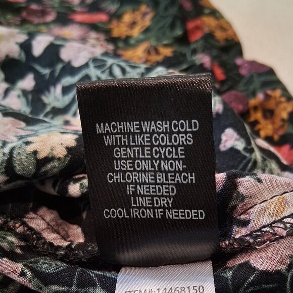 Torrid Black Floral Flutter Sleeve Blouse Women's Size 1 - Picture 12 of 13